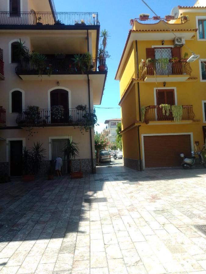 Vacanza Taormina Mare Mazzeo Eksteriør billede
